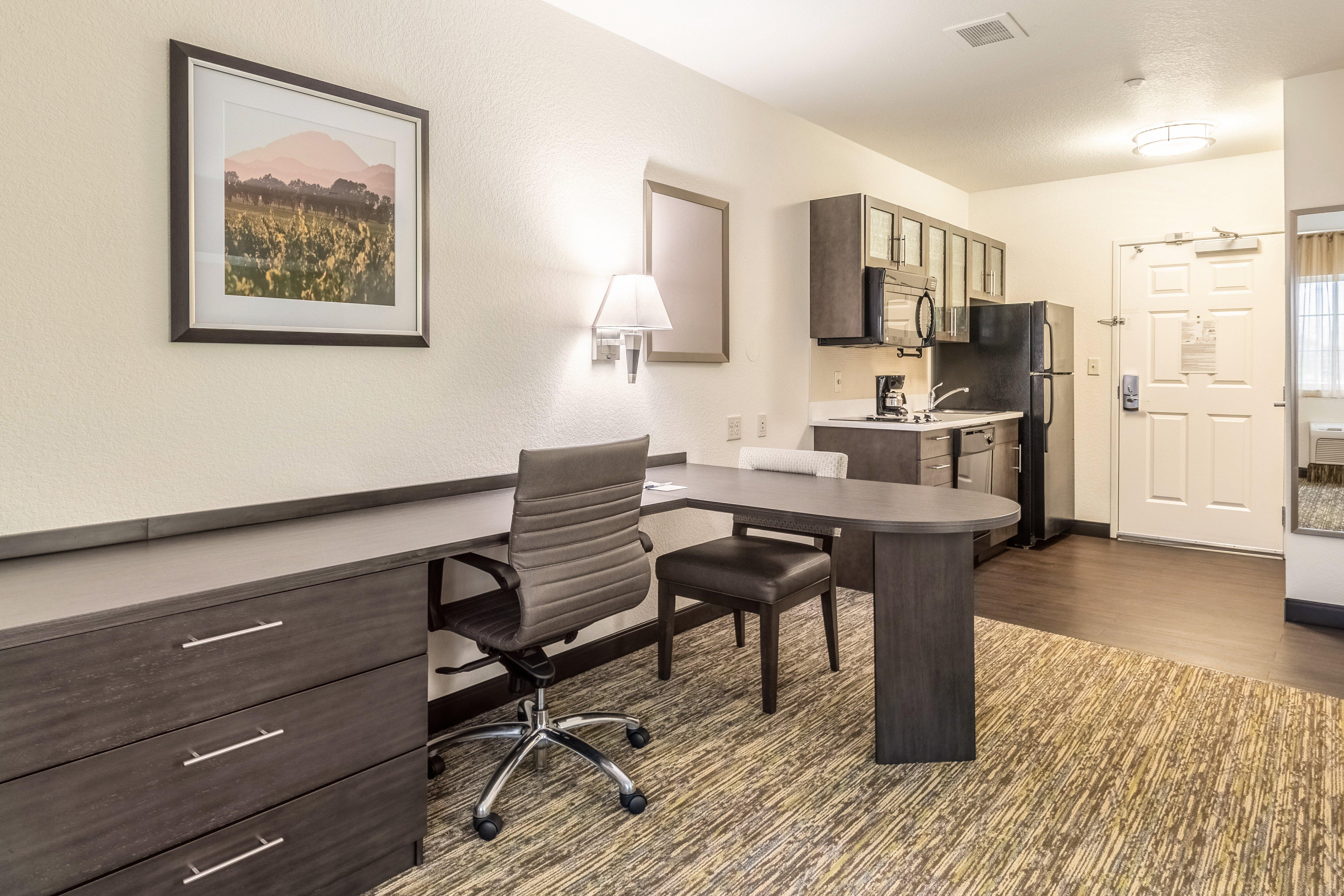 Candlewood Suites Portland Airport By Ihg Exterior photo