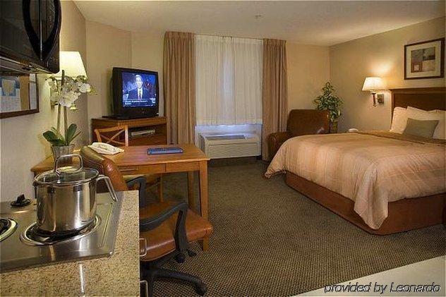 Candlewood Suites Portland Airport By Ihg Room photo