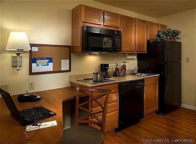 Candlewood Suites Portland Airport By Ihg Room photo